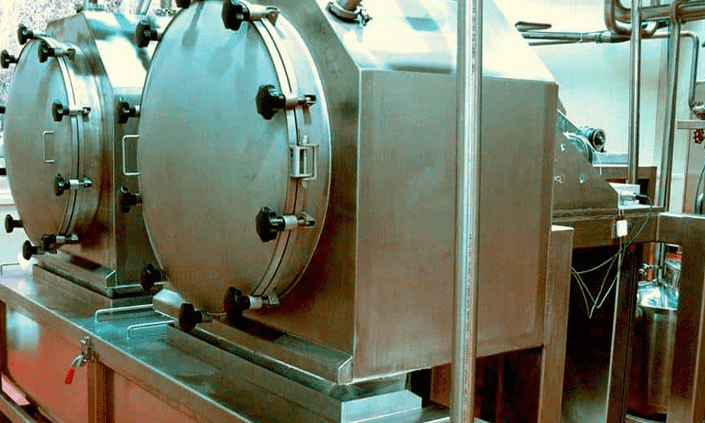 High-capacity milk pasteurizer machine for dairy processing plants