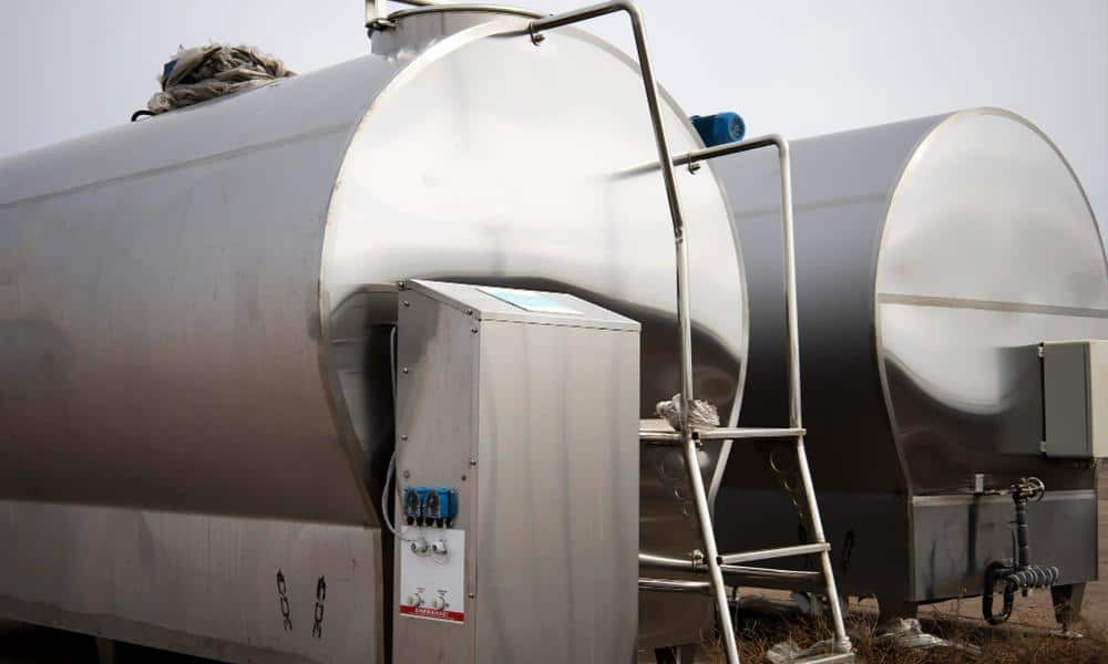 BULK MILK COOLER (BMC) – 300 LTR Stainless Steel Tank